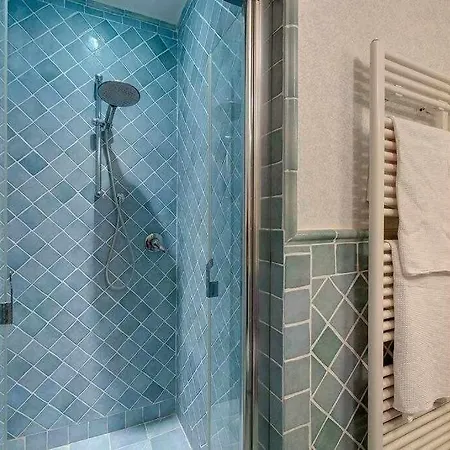 Apartment Elegante In Collina
