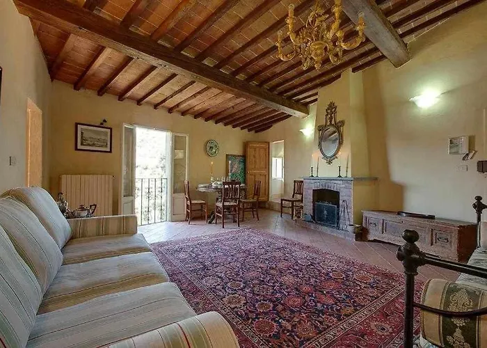 Elegante In Collina