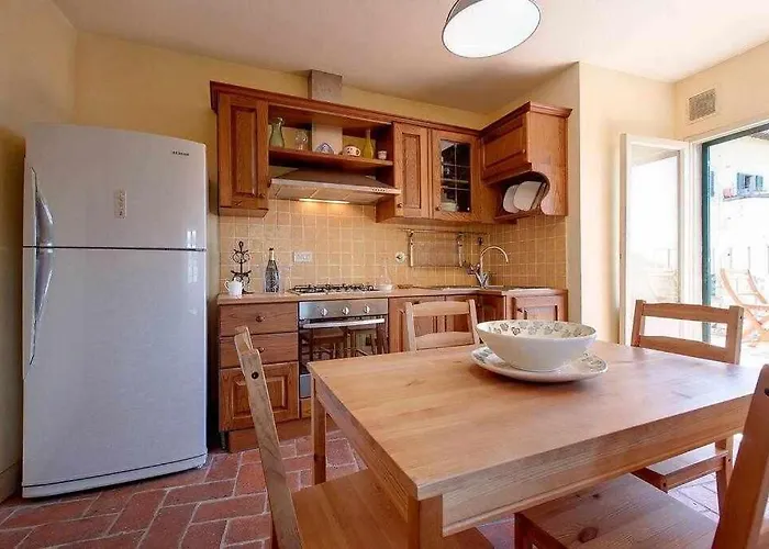 Elegante In Collina Apartament